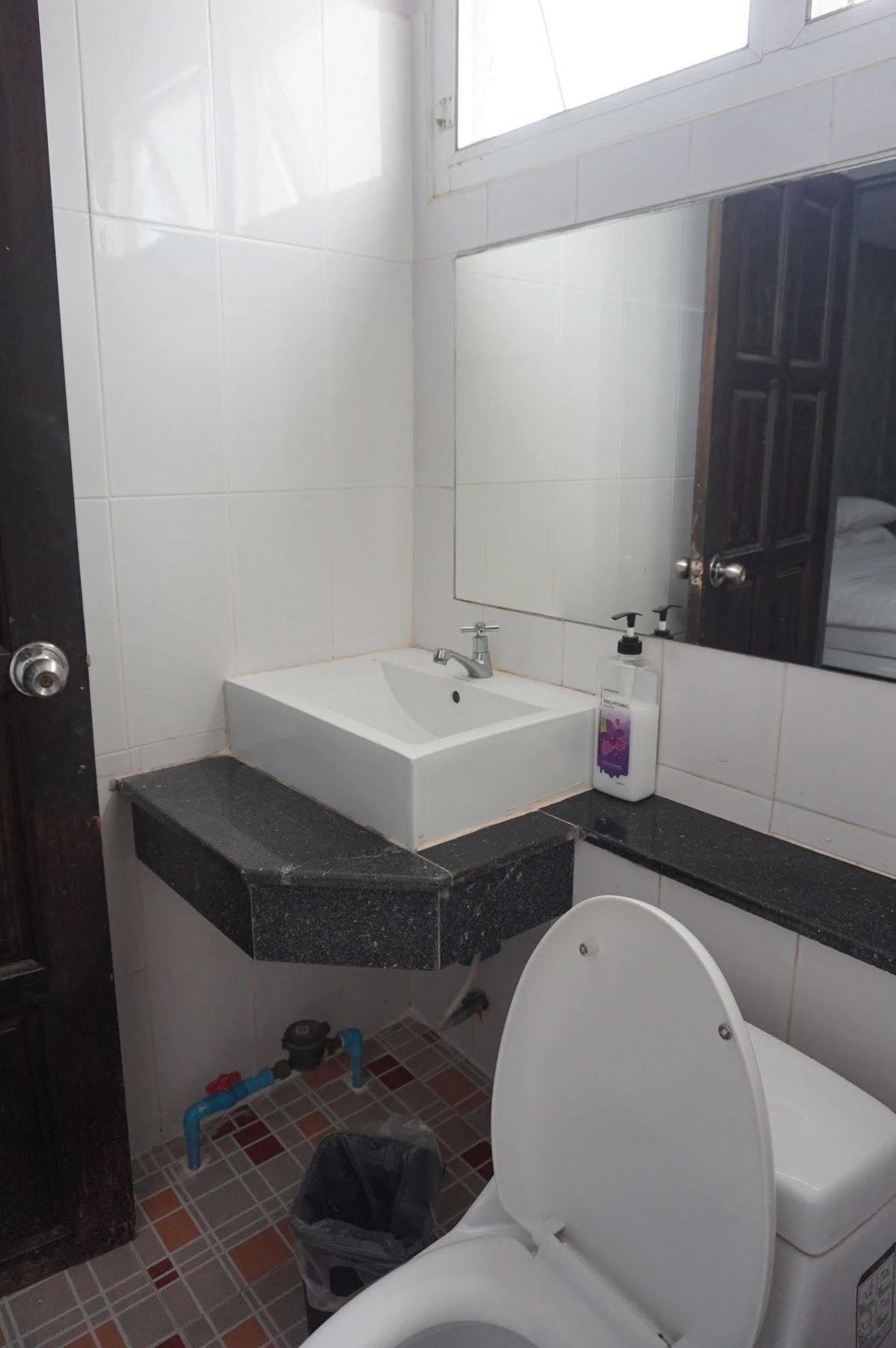 Aparthotel The One Phetchabun Esterno foto