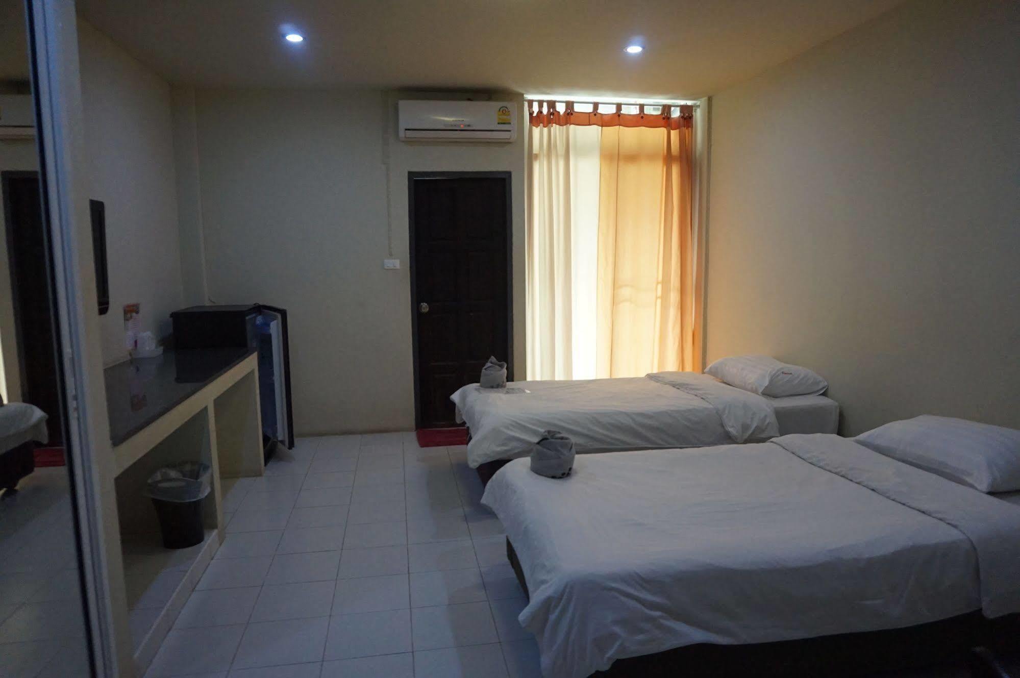 Aparthotel The One Phetchabun Esterno foto