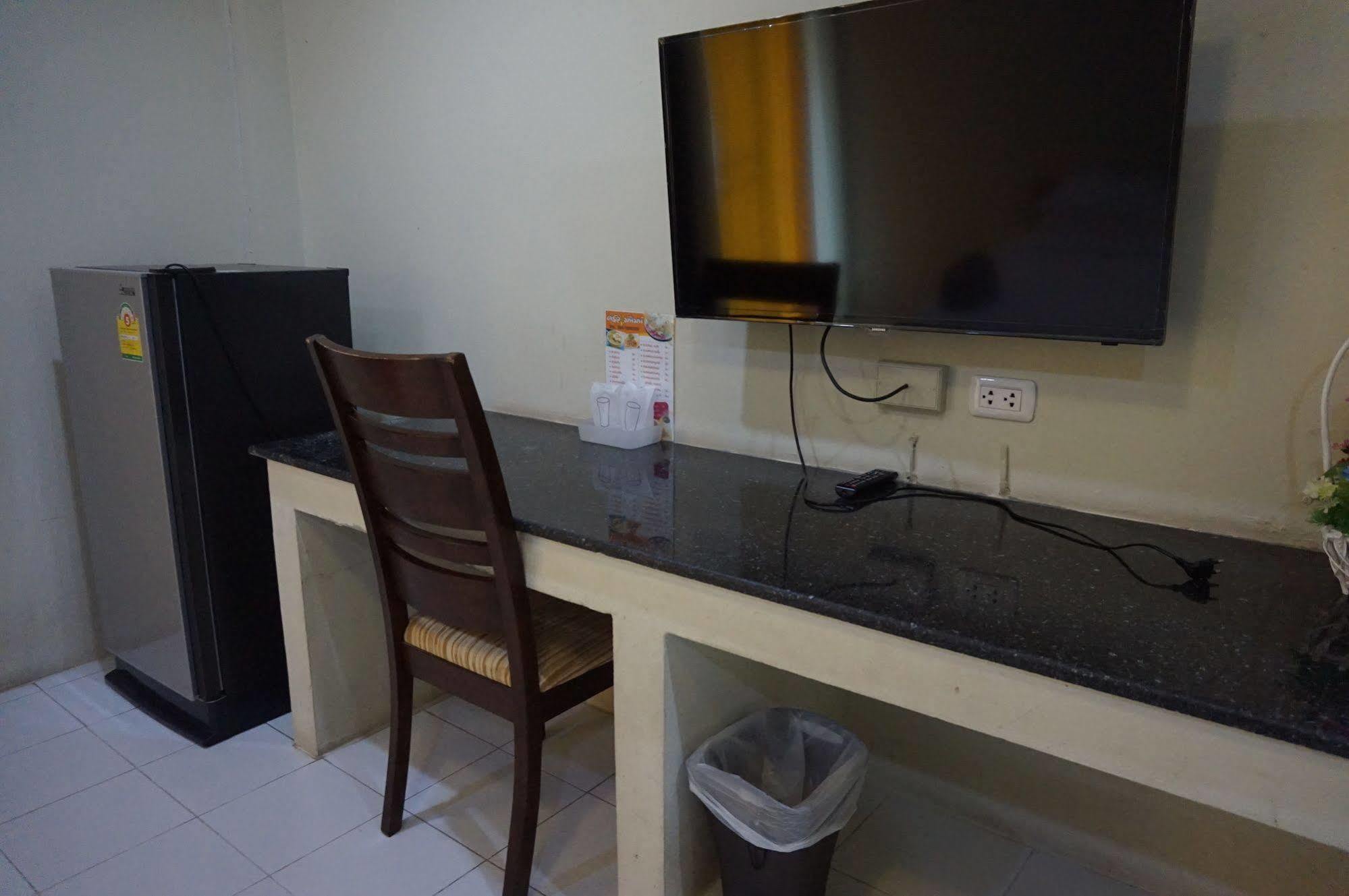 Aparthotel The One Phetchabun Esterno foto