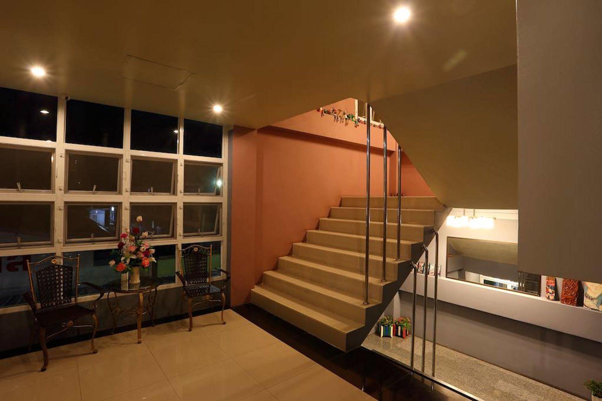 Aparthotel The One Phetchabun Esterno foto